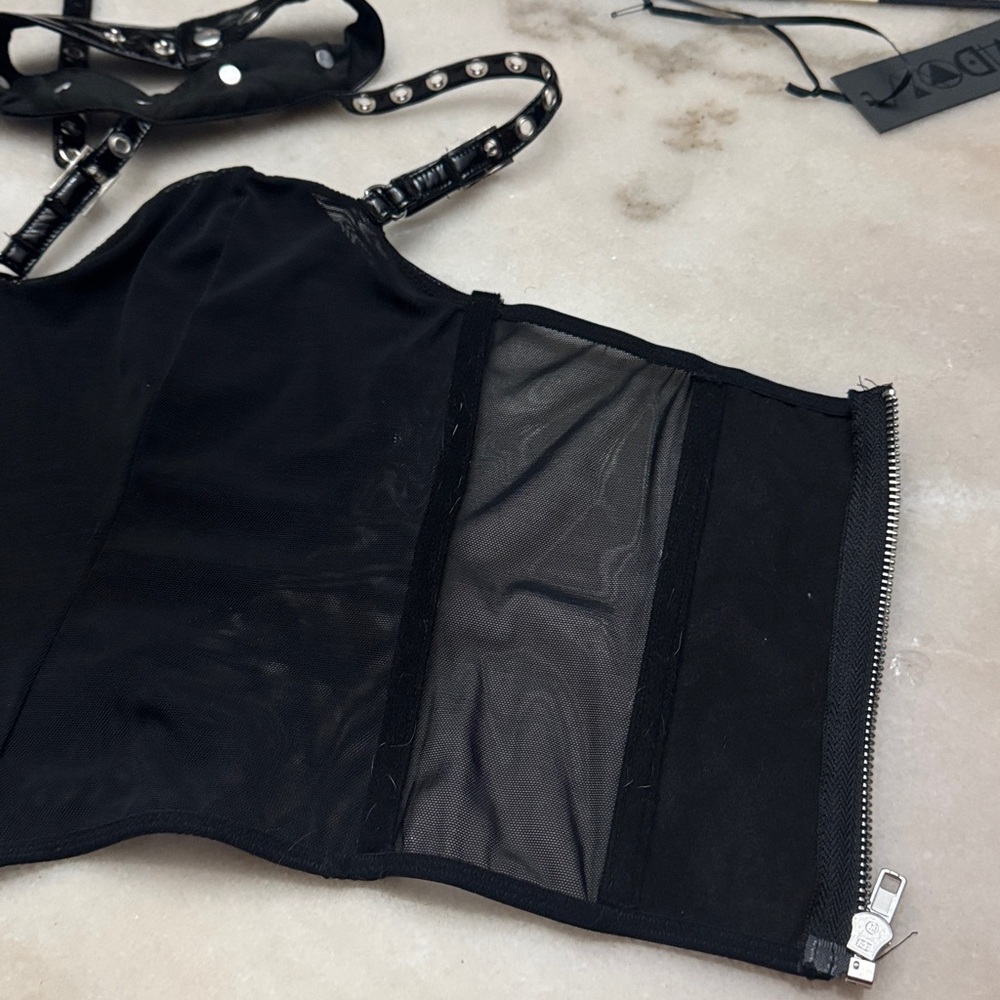 Widow harness spiked top - Picture 8 of 9
